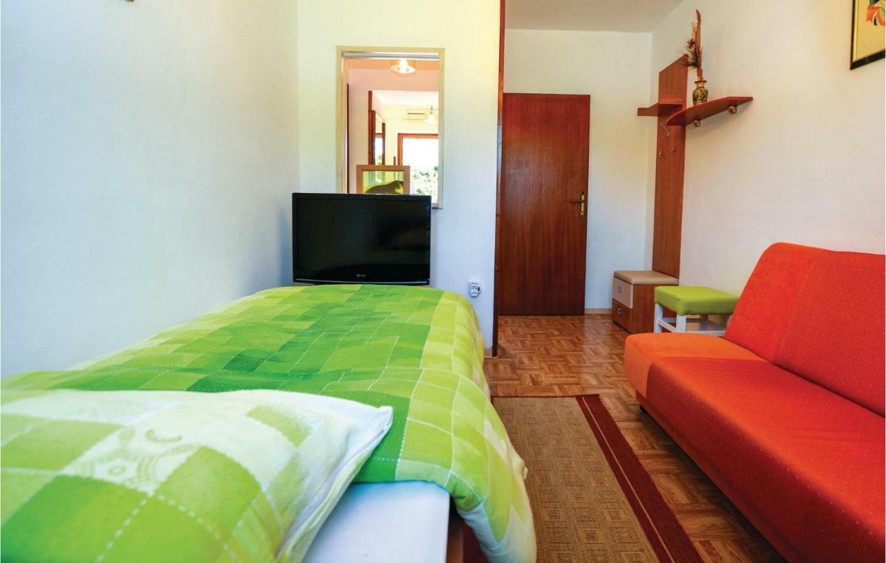 2 Bedroom Awesome Apartment In Portoroz Ngoại thất bức ảnh